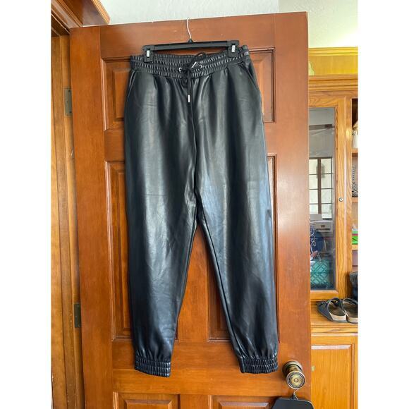 BAGSTELLE VEGAN LEATHER JOGGER MEDIUM - Picture 1 of 7